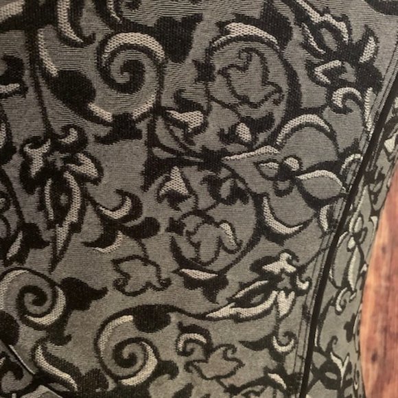 Beautiful Bodice - Picture 5 of 9